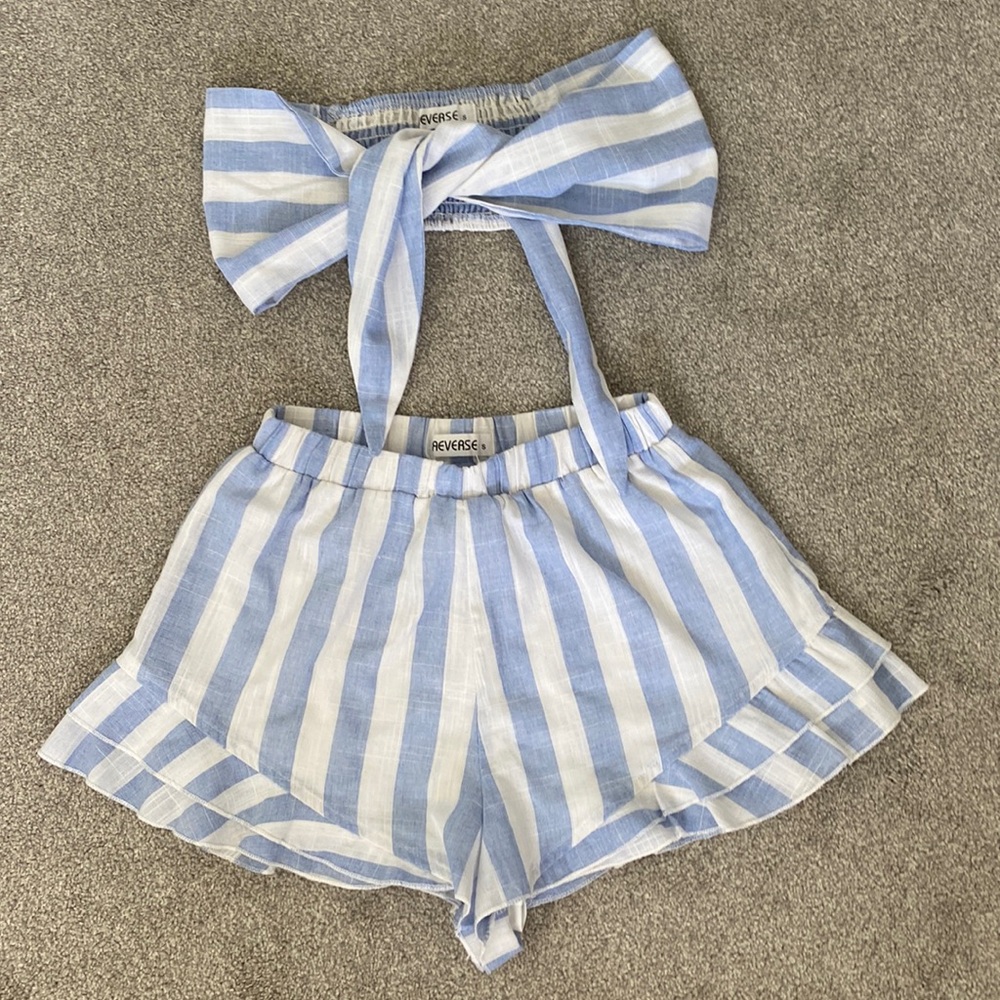 Reverse striped set